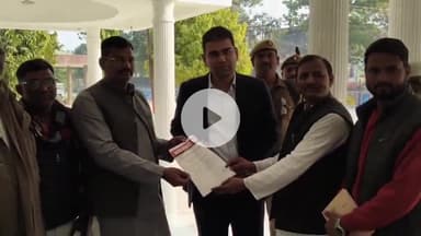 मंझनपुर: स्नातक मतदाता सूची में गंभीर गड़बड़ी पर सपा ने किया जोरदार ऐतराज, जिलाध्यक्ष ने मंझनपुर में डीएम को सौंपा ज्ञापन