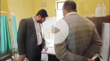 झालरापाटन: झालरापाटन के औषधालयों में गंदगी पर एसडीएम ने जताई नाराजगी, यूनानी चिकित्सक अनुपस्थित मिले