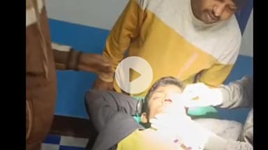 लोहरदगा: लोहरदगा में सड़क हादसा: स्कूल जाते समय ट्रक से टकराई स्कूटी, एडवोकेट सुदामा साहू और 12 वर्षीय पुत्र घायल