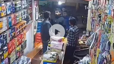 पडरौना: पडरौना कोतवाली थाना क्षेत्र के जोगिछपरा गांव में एक युवक के साथ दबंग होमगार्ड और उसके साथियों ने बेरहमी से की मारपीट