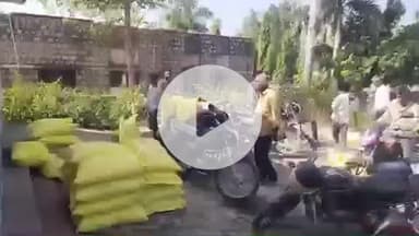 सुनेल: उन्हेल में यूरिया खाद लेने के लिए किसानों की भीड़ उमड़ी