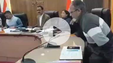 पडरौना: कुशीनगर किसान दिवस: 8 शिकायतों का निस्तारण, वैज्ञानिक खेती और सड़क सुरक्षा पर जिलाधिकारी ने दिया जोर