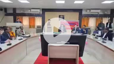 बलरामपुर: पेंशनर्स दिवस पर डीएम ने संवाद कर सुनी समस्याएं, पोर्टल की पहल से मिलेगी बड़ी राहत, पेंशनर्स कक्ष के लिए किया भूमि पूजन