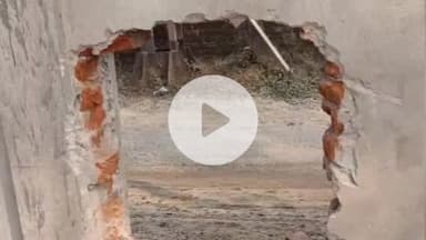 हुसैनाबाद: बक्शी उच्च विद्यालय की नई चहारदीवारी क्षतिग्रस्त, चोरी का प्रयास