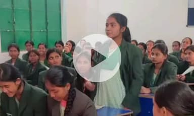 पाकुड़: सीएम स्कूल ऑफ एक्सीलेंस पाकुड़ में सड़क सुरक्षा जागरूकता कार्यक्रम