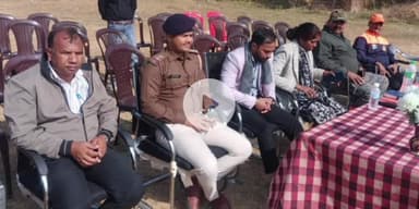 इसी सोच के साथ बुधवार को भंडरा के लाल बहादुर शास्त्री उच्च विद्यालय में एक बेहद खास पहल देखने को मिली, जहाँ किताबों के स