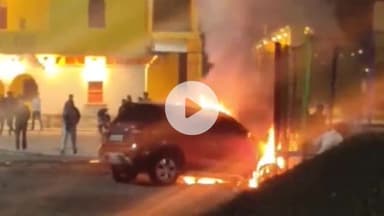 सागर नगर: गोपालगंज: देव वृंदावन बाग मंदिर परिसर में खड़ी कार में लगी आग, कोई जनहानि नहीं