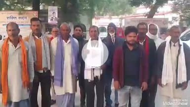 मिर्ज़ापुर: सुखनई गांव के पशुपालकों ने डीएम को ज्ञापन सौंपकर भेड़ चोरी करने वालों पर गैंगस्टर के तहत कार्रवाई की मांग की