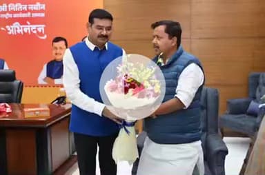 बीसलपुर: दिल्ली में भाजपा के राष्ट्रीय कार्यकारी अध्यक्ष से मिले राज्य मंत्री संजय सिंह गंगवार