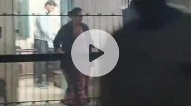 फर्रुखाबाद: पूर्वोत्तर रेलवे इज्जत नगर मंडल के डीआरएम ने फतेहगढ़ रेलवे स्टेशन का किया निरीक्षण, दिए आवश्यक दिशा-निर्देश