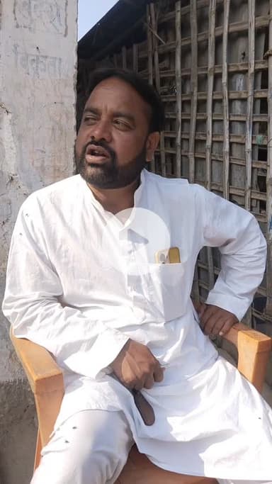 परिहार: दाखिल-खारिज में देरी से परेशान लोगों ने डीएम से की शिकायत