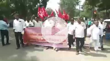 விருத்தாசலம்: விருத்தாசலத்தில் மனை பட்டா கேட்டு மனு கொடுக்கும் போராட்டம்