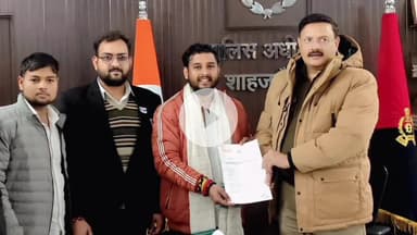 शाहजहांपुर: महिला कॉलेजों के आसपास छेड़छाड़ पर रोक की मांग, हिन्दू युवा वाहिनी ने सौंपा ज्ञापन