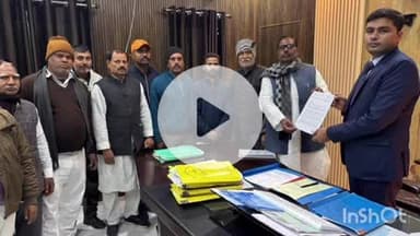 भभुआ: कांग्रेस कार्यकर्ताओं के प्रतिनिधि मंडल ने मांगों को लेकर डीडीसी को सौंपा ज्ञापन