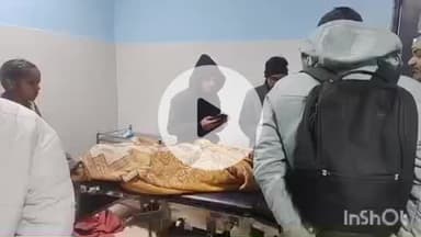 आरा: सनदिया गांव स्थित लकड़िया पुल के समीप अनियंत्रित होकर सवारी से भारी ऑटो नदी में पलटी, तीन लोग जख्मी