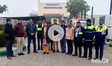 एत्मादपुर: कोहरे में सुरक्षित ड्राइविंग के लिए खंदौली टोल प्लाजा सहित अन्य टोल प्लाजा पर परिवहन विभाग ने चलाया जागरूकता अभियान