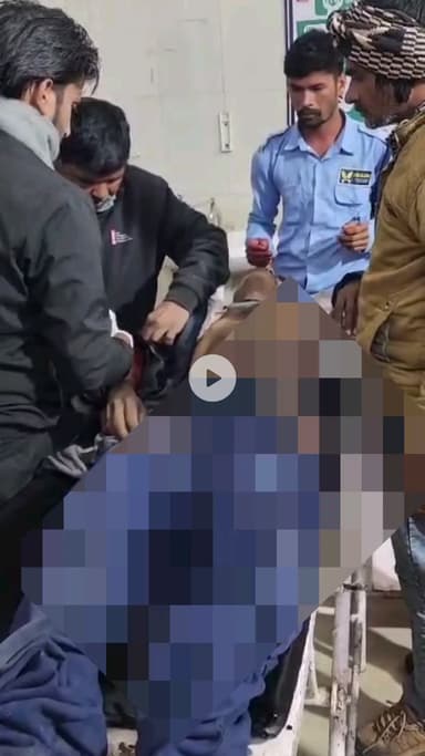 जतारा: दिगौड़ा के पास अनियंत्रित होकर ट्रैक्टर पलटा, दो लोग घायल, झांसी रेफर