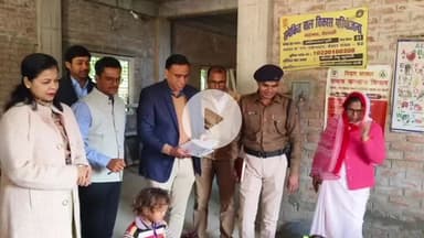 महनार: डीएम के औचक निरीक्षण में दो आंगनबाड़ी केंद्रों पर बड़ी कार्रवाई, एक सेविका चयनमुक्त, तीन का मानदेय रोका गया