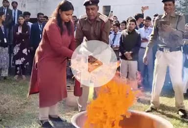 पाकुड़: पॉलिटेक्निक कॉलेज पाकुड़ में अग्निशमन विभाग द्वारा मॉक ड्रिल का आयोजन