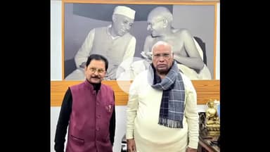 लोहरदगा: राष्ट्रीय अध्यक्ष मल्लिकार्जुन खड़गे से लोहरदगा निवासी पूर्व राज्यसभा सांसद धीरज प्रसाद साहू ने की मुलाकात