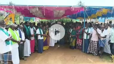 கமுதி: தாலுகா அலுவலகம் முன்பு  விவசாயிகள் 3 அம்ச கோரிக்கையை மத்திய மாநில அரசு நிறைவேற்ற வலியுறுத்தி காதில் பூ சுற்றி கஞ்சி சட்டி ஏந்தி நூதன போராட்டம்