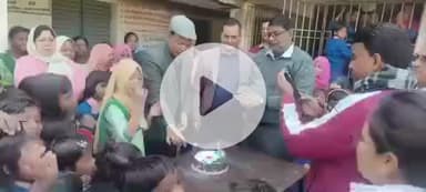 महेशपुर: महेशपुर के विद्यालयों में तिथि भोज सह जन्मोत्सव कार्यक्रम आयोजित, एसी व बीडीओ ने लिया आनंद