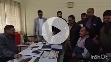 नानपारा: रुपईडीहा डिपो के कर्मचारियों ने सहायक क्षेत्रीय प्रबंधक को सौंपा ज्ञापन, बस संचालन की समय सारणी संशोधन की मांग