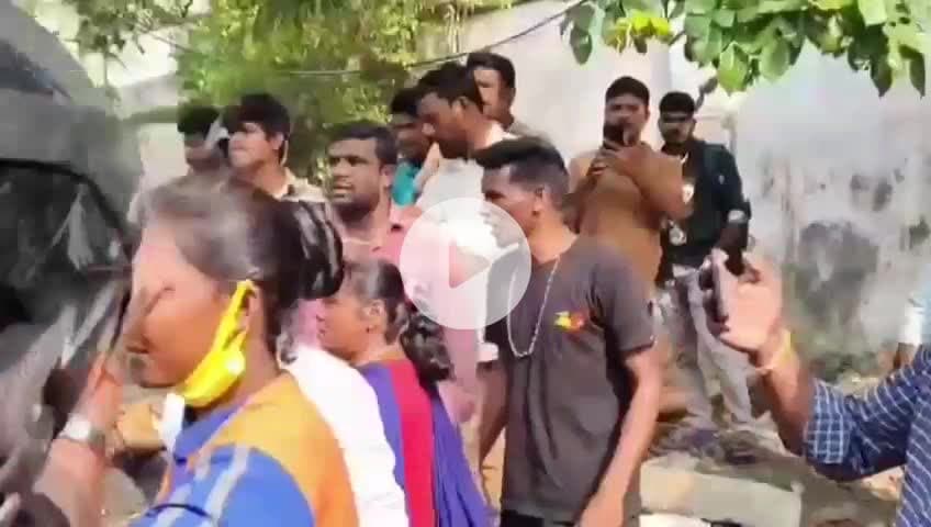 தண்டையார்பேட்டை: பார்க் சாலையில் நடந்து சென்ற பெண்களிடம் அத்துமீறிய நபர் -  தர்ம அடி கொடுத்த பொதுமக்கள்