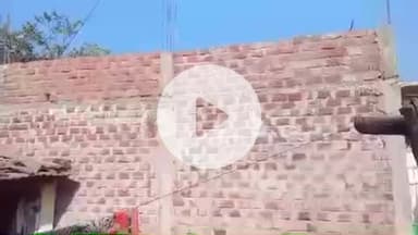 खिरकिया तहसील के ग्रामीणों को नहीं मिल पा रहा प्रधानमंत्री आवास योजना की किस्त खातों में अधूरे पड़े मकान।