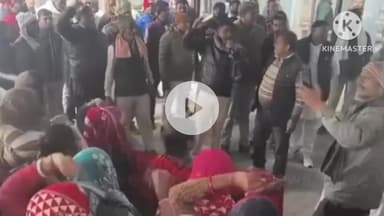 पानीपत: नगर निगम के कर्मचारियों ने डीएमसी पर कमीशन का आरोप लगाकर किया प्रदर्शन