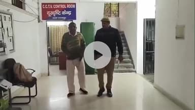 अमरोहा: चेक बाउंस मामले में फरार वारंटी को रजबपुर पुलिस ने किया गिरफ्तार