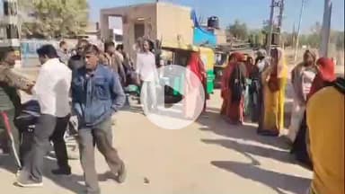 पाली: शहर के न्यू शक्ति नगर इलाके में क्षतिग्रस्त सड़क को लेकर लोगों का फूटा गुस्सा सड़क पर जाम लगा किया प्रदर्शन #jansmsya