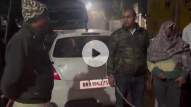 बक्सर: वीर कुंवर सिंह चेकपोस्ट पर महिला सहयोगी के साथ फर्जी दरोगा गिरफ्तार, 114 बोतल शराब व कार जब्त