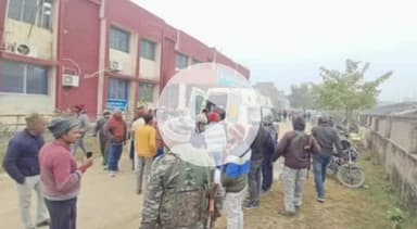 हुसैनाबाद: बंद कमरे में बोरसी जलने से हादसा, नानी-नातिन की दर्दनाक मौत, मां जिंदगी के लिए जूझ रही