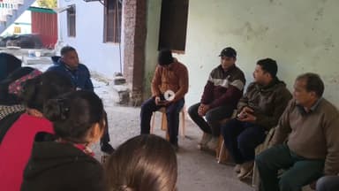 कपकोट: भारतीय स्टेट बैंक कपकोट शाखा ने 'हर व्यापारी हमारी जिम्मेदारी' मुहिम के तहत कपकोट में व्यापारियों के साथ गोष्ठी की