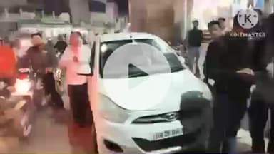 डीडवाना: रॉयल मार्केट के पास एक कार चालक ने स्कूटी को मारी टक्कर, मौके पर भयंकर भीड़, पुलिस पहुंची