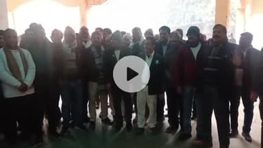 रुद्रपुर: देवरिया में अधिवक्ताओं ने पुलिस के खिलाफ धरना दिया, फर्जी मुकदमे का आरोप लगाया