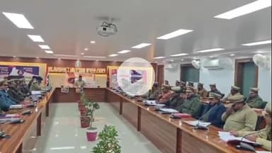 मंझनपुर: मंझनपुर में बैठक में एसपी का सख्त संदेश, लंबित केस निपटाने और साइबर व आईटी एक्ट में मजबूत चार्जशीट दाखिल करने का निर्देश