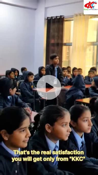 केकेसी इंटरनेशनल स्कूल के कक्षा 5 के नन्हे मुन्हें विद्यार्थियों से व्यक्तिगत फीडबैक लेते हुए....