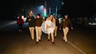 शाहजहांपुर: अधीक्षक ने बीती रात थाना सदर बाजार क्षेत्र में किया पैदल गश्त