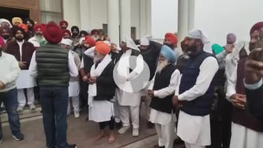 ਸਾਬਕਾ ਮੁੱਖ ਮੰਤਰੀ ਚੰਨੀ ਨੇ ਸਿੱਖ ਕੌਮ ਦੇ ਮਹਾਨ ਸ਼ਹੀਦਾਂ ਨੂੰ ਸ਼ਰਧਾਂਜਲੀ ਦੇਣ ਲਈ ਮੋਰਿੰਡਾ ਤੋਂ ਸ੍ਰੀ ਚਮਕੌਰ ਸਾਹਿਬ ਤੱਕ ਕੀਤੀ ਪੈਦਲ ਯਾਤਰਾ