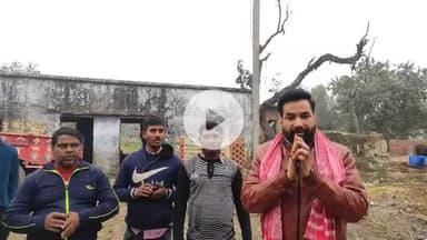 ददरौल विधानसभा के अंतर्गत सफाई कर्मचारी अपने नाम से दूसरे आदमी को ग्राम पंचायत में सफाई करने के लिए भेजते हैं।ग्राम वासियों की शिकायत है की सफाई कर्मचारी अपने नाम से महीने में एक या दो बार सफाई करने दूसरे लोगों को भेजते हैं जिससे गांव में स