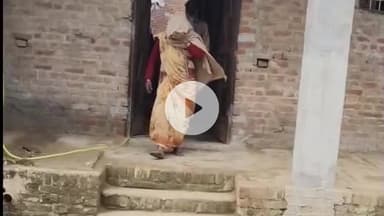 आंवला: आंवला के सिरौली में युवक की ईंटों से कुचलकर हत्या, वेल भुजिया गांव में हुई वारदात, पुलिस बल तैनात