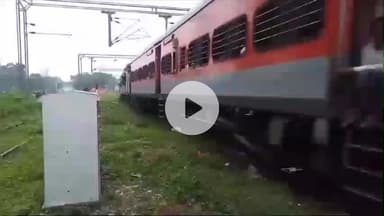 शाहबाद: मिठनापुर के रहने वाले युवक ने ट्रेन से कटकर आत्महत्या की, शव पोस्टमार्टम के लिए भेजा गया