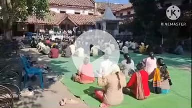 खुरई: विश्व योग दिवस पर पं. केसी शर्मा विद्यालय में योग प्रशिक्षकों ने छात्रों को कराया योग, बताए महत्त्व