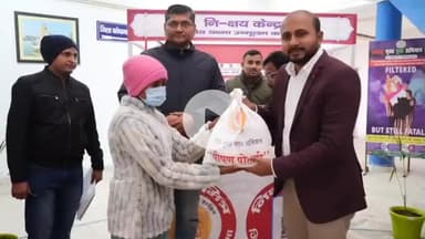 कोडरमा: उपायुक्त एवं डीपीएम द्वारा टीबी मरीजों को गोद लेकर पोषण युक्त आहार का वितरण