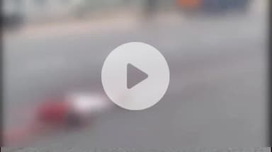 वाराणसी में विश्वसुंदरी पुल पर ट्रक की चपेट में आने से एक व्यक्ति की दर्दनाक मौत