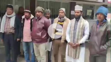 जमुई: बानपुर के युवक के 03 दिनों से गायब होने का नहीं चला पता, पीड़ित परिवार ने ग्रामीणों के साथ SP को आवेदन देकर लगाई गुहार