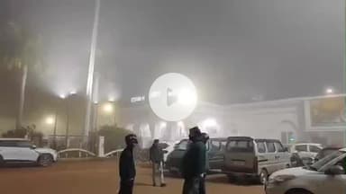 इटावा: कोहरे के चलते कैफियत 10 घंटे, ऊंचाहार पौने नौ घंटे समेत तीन दर्जन ट्रेनें आई लेट, शताब्दी समेत चार ट्रेनें रहीं निरस्त