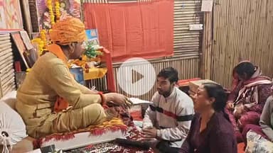 मथुरा: GLA यूनिवर्सिटी के सामने शनिवार को लगा चमत्कारी अवध सरकार का दिव्य दरबार, 100 से अधिक पर्चे हुए समाधान